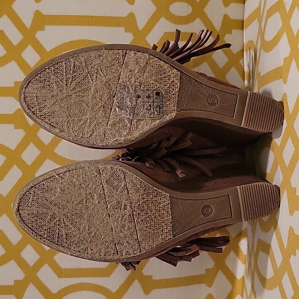 Pierre Dumas Brown Suede Fringe Booties SZ 6 - Picture 6 of 7